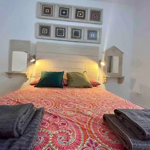 https://en-el-corazon-de-cadiz-casa-el-anticuario-con-wifi.es-andalucia.com